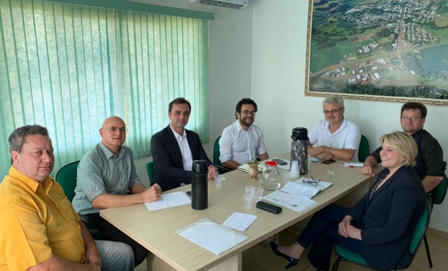 Heraldo Neves, Wellington Dalmaz e Emilia Belinati também foram recebidos nesta segunda, 11, pelo prefeito de em Vitorino, Gilmar Foscheira.