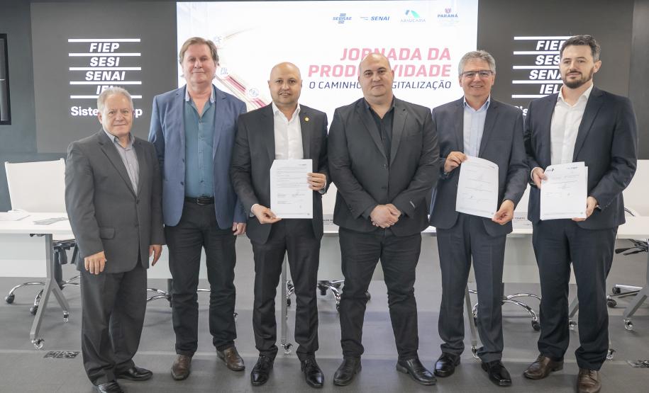Fomento Paraná assina parceria com o Sistema Fiep para a Jornada da Produtividade